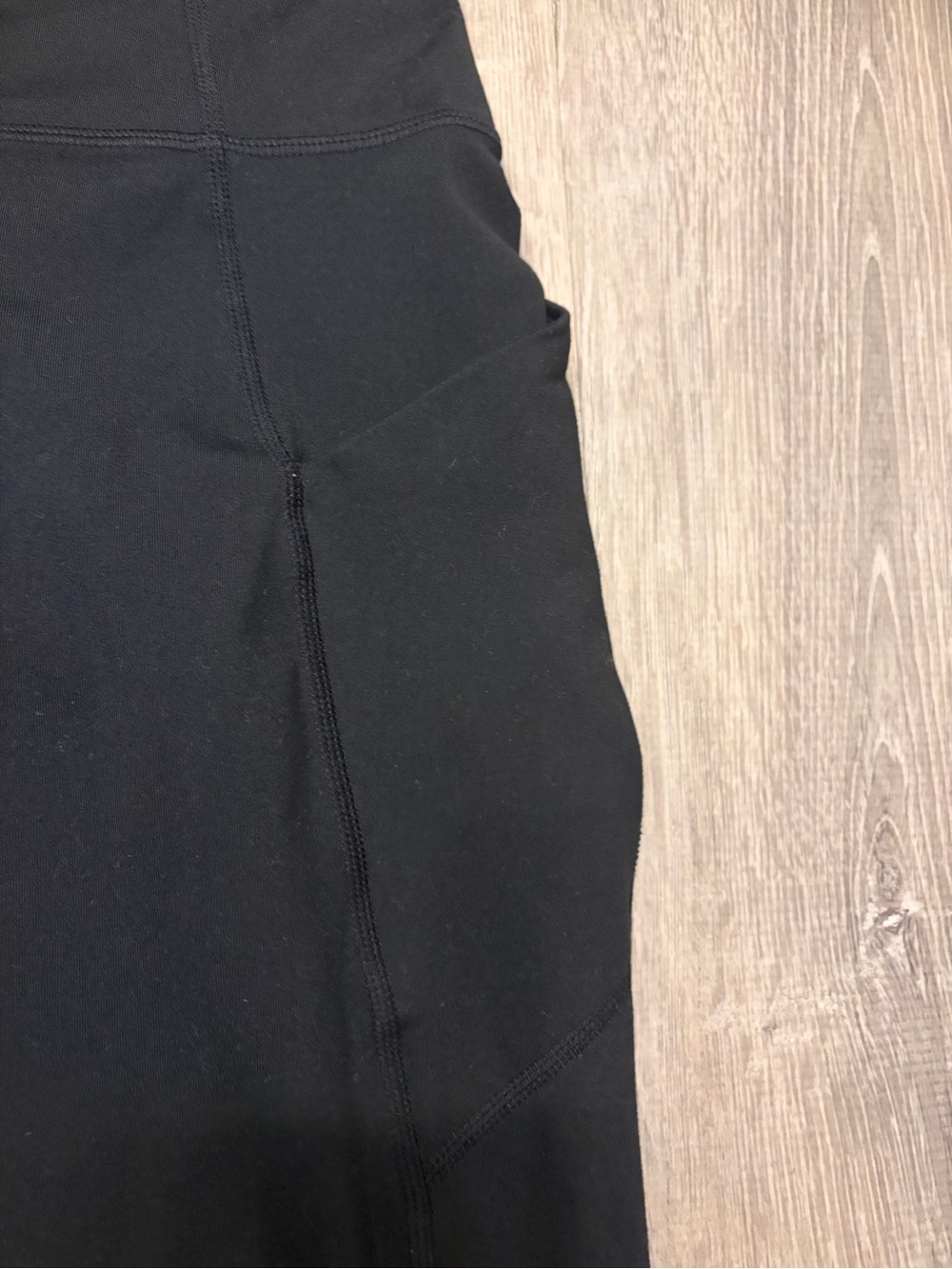 Women's Fabletics Oasis Pureluxe Black High-Waisted Capri Leggings- Size L-Used - Picture 2 of 5
